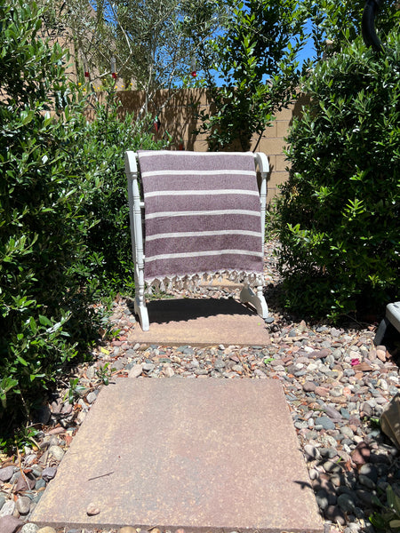 Red_Turkish_Blanket-TweedStyle-backyard-A
